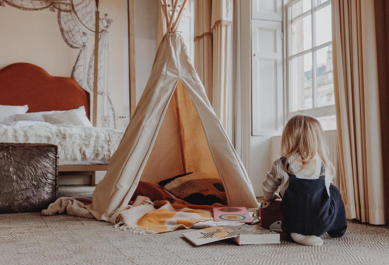 No 15 By Guesthouse, Bath Kültér fotó A teepee in a bedroom