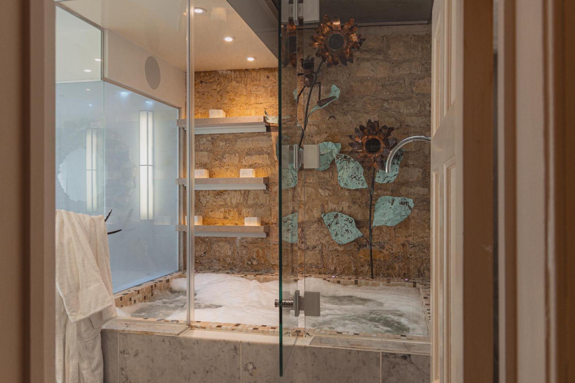 No 15 By Guesthouse, Bath Kültér fotó A shower enclosure with a fixed glass panel