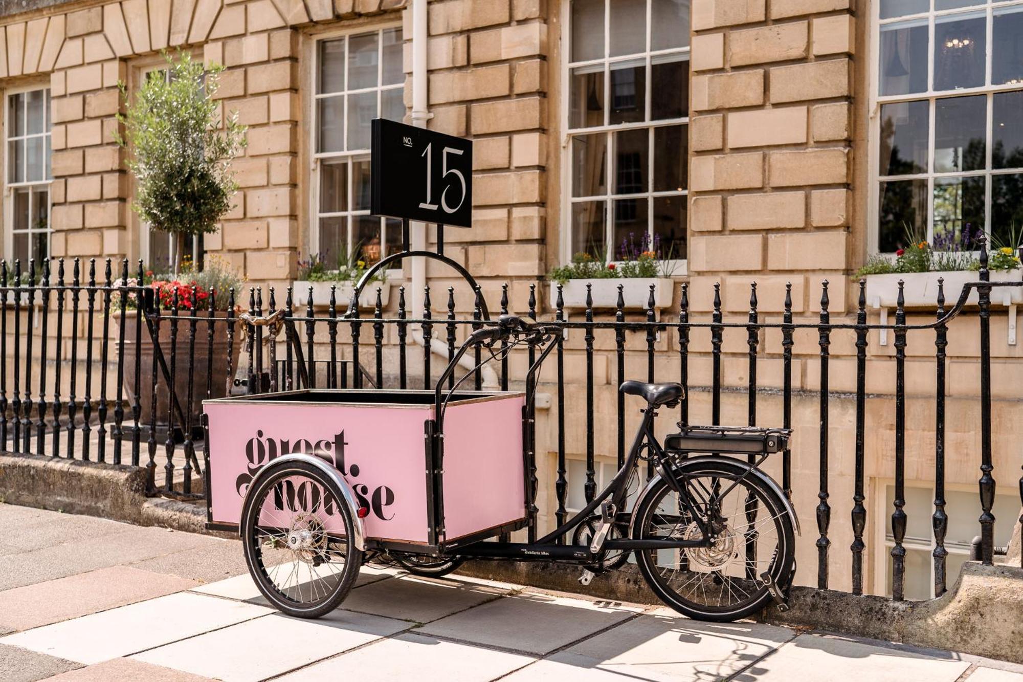 No 15 By Guesthouse, Bath Kültér fotó A cargo bike in Bath, England