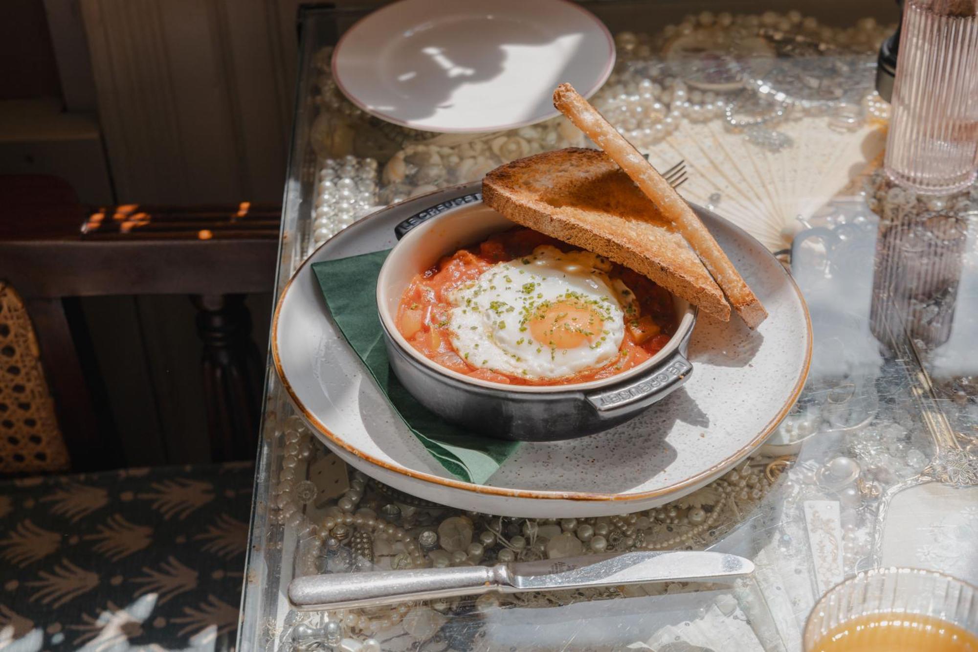 No 15 By Guesthouse, Bath Kültér fotó Baked beans with egg