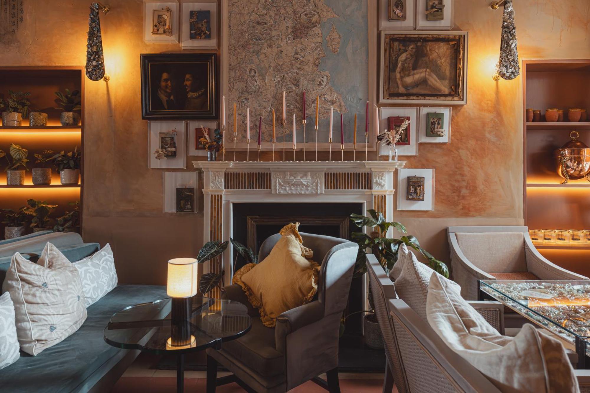 No 15 By Guesthouse, Bath Kültér fotó The Drawing Room at The Ivy, St John's Wood